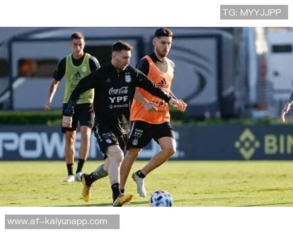 阿根廷队在迈阿密国际基地举行首场训练备战新赛季 阿根廷队在迈阿密国际基地举行首场训练备战新赛季